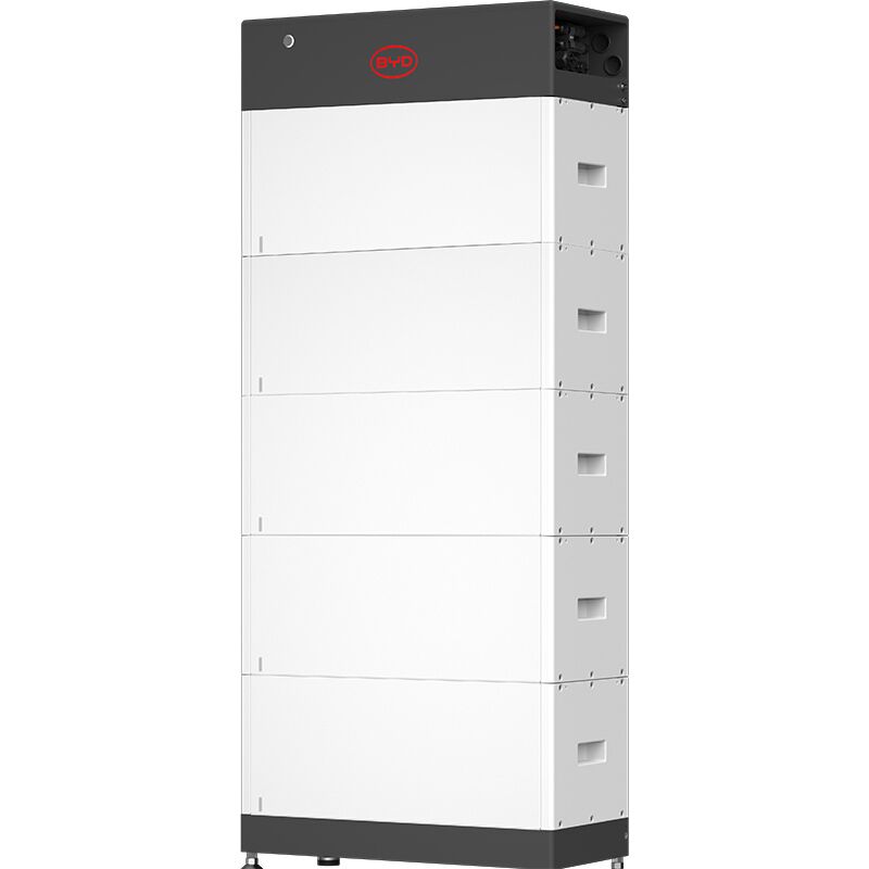 BYD HVS+ 12.8 kWh Hochvolt-Speicher bestehend aus fünf Modulen und BDU, modular erweiterbar und kompatibel mit modernen Hybrid-Wechselrichtern.